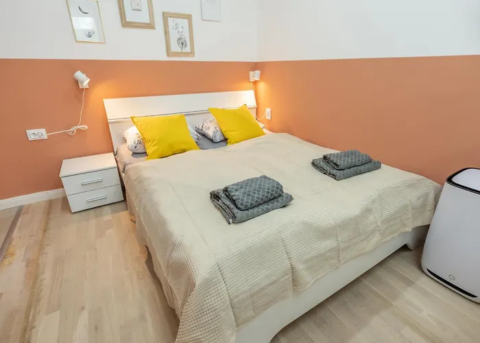 Apartmán 2br - 1 - Elevator - Self Check-in Praha