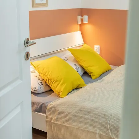 Apartmán 2br - 1 - Elevator - Self Check-in Praha