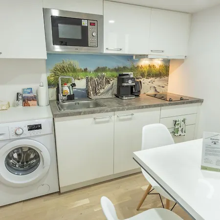 Homely L 5 Min To Airport Express,train Station With Self Check In